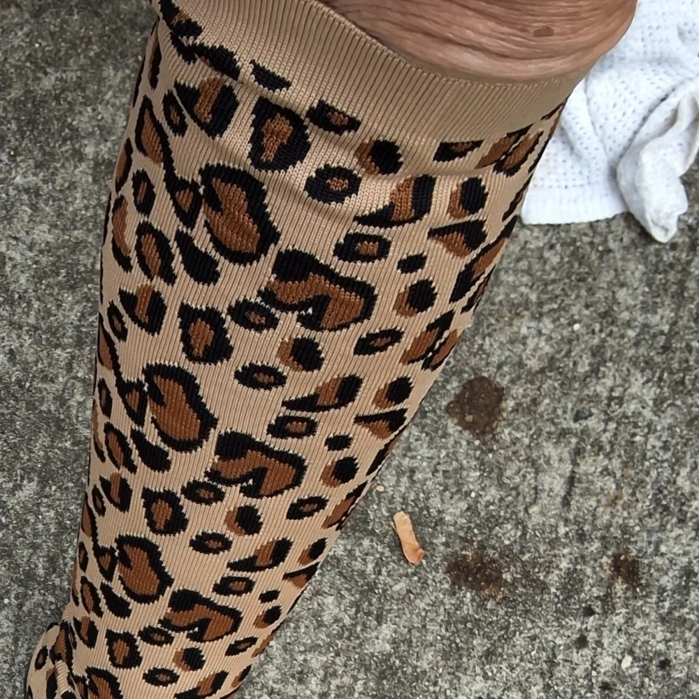 Avaline Leopard Print Knee High Stretch Boots Womens Size 10 Pull On New In Box - Picture 8 of 10